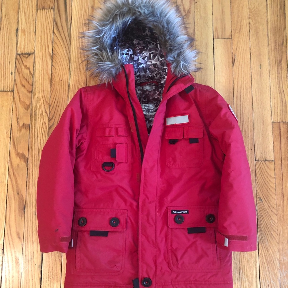 BOYS QUECHUA PUFFER JACKET/ SIZE 10
